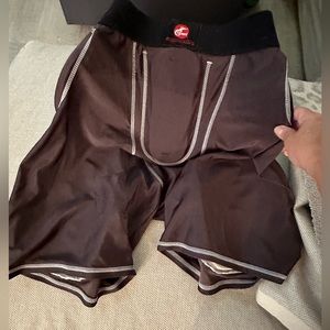 Men’s Tornado 5 padded girdle